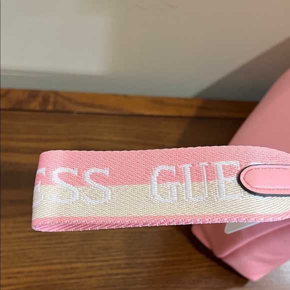 Guess | Clutch/Cosmetic/Travel Bag - Picture 10 of 16
